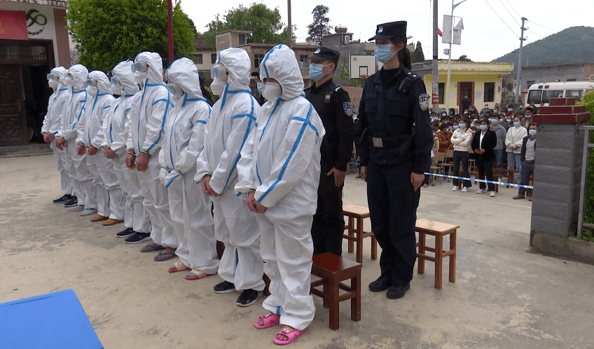 砚山具人口_文山砚山机场(2)