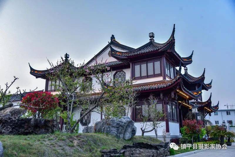 走进中国玉雕大师创意园园林文化与千年玉文化水乳交融喜迎八方来客