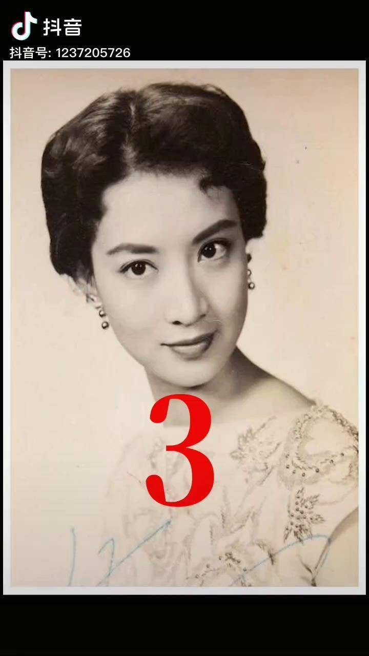 这位妈妈年轻的时候太漂亮了吧老照片怀旧