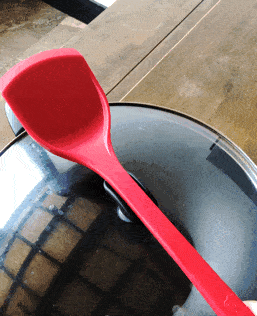 不粘锅哪种材质好一点 e12ea14a23494a97b6c9591500d057ad.gif