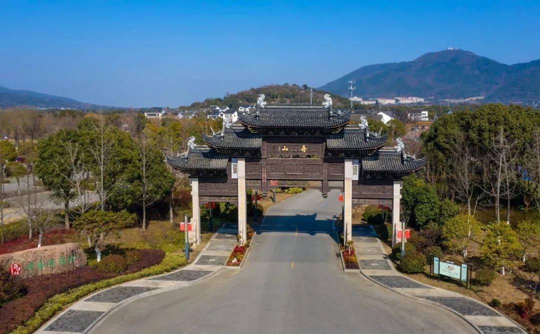 线下门店交易低迷作为苏州文化产业重要代表的舟山核雕村吸引了当地