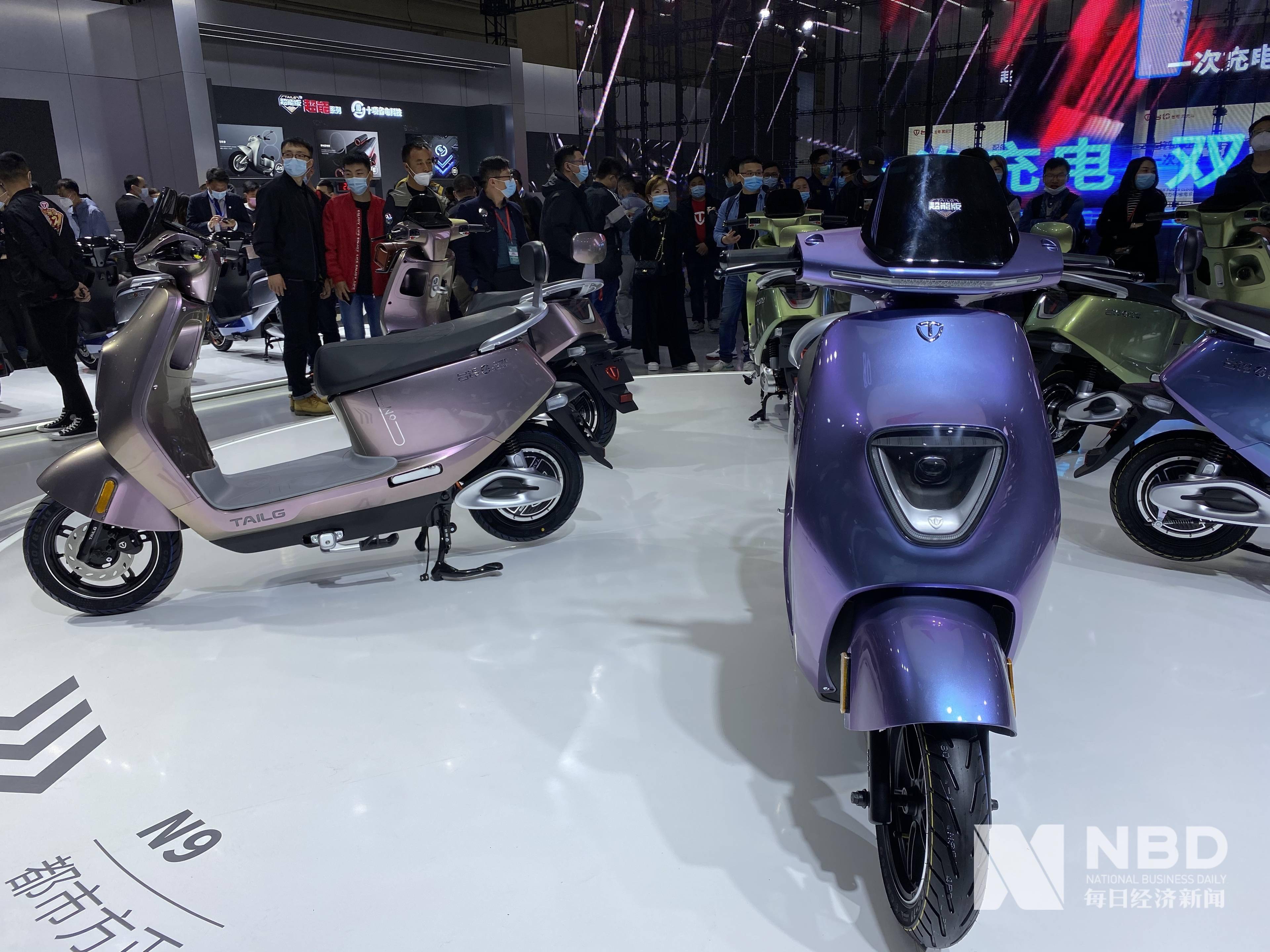 还在争议石墨烯电池?这个行业已经把它搭载上车,续航能力提升了1倍