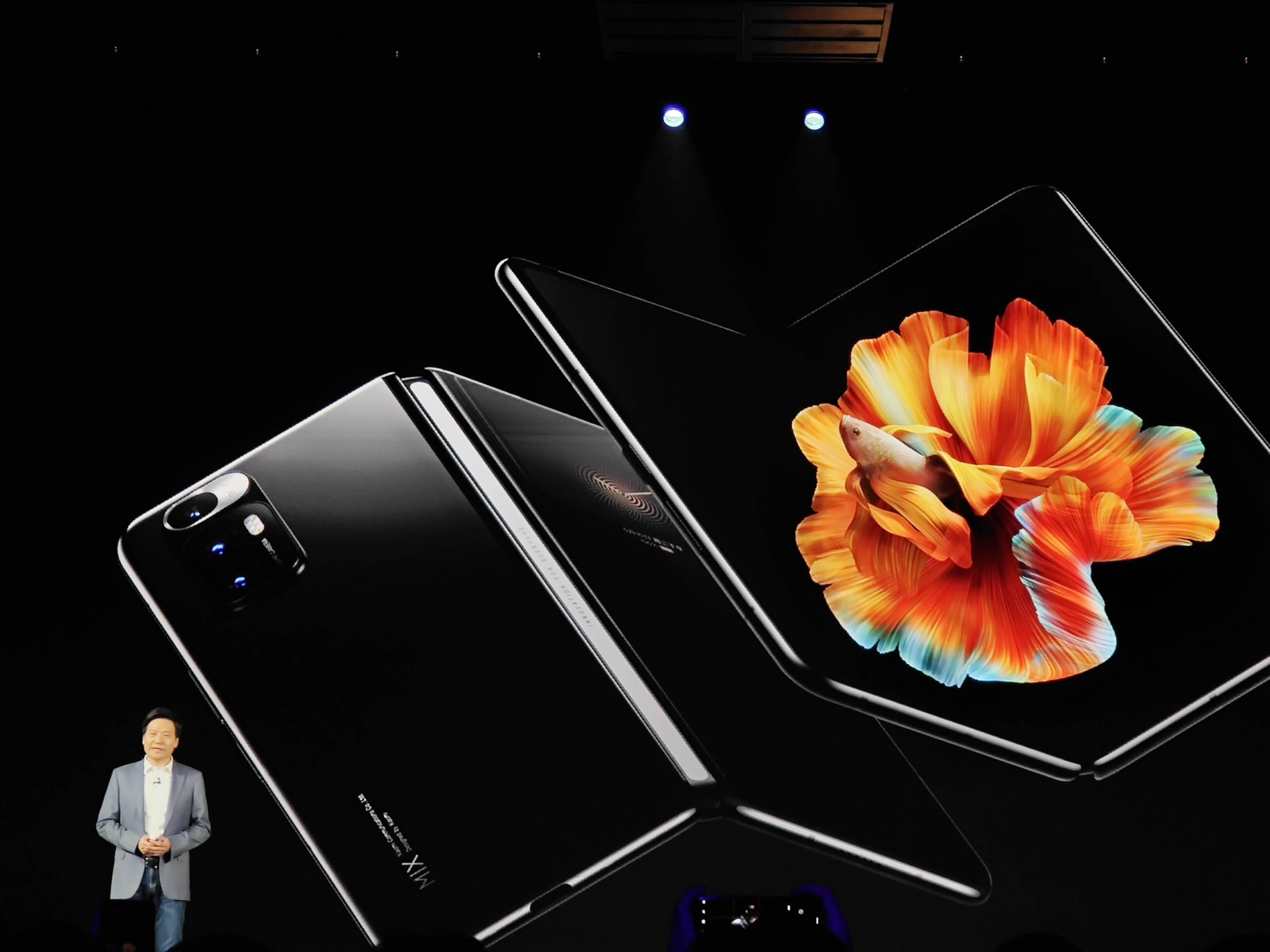 首发液态镜头!小米折叠屏mix fold 9999元起_手机