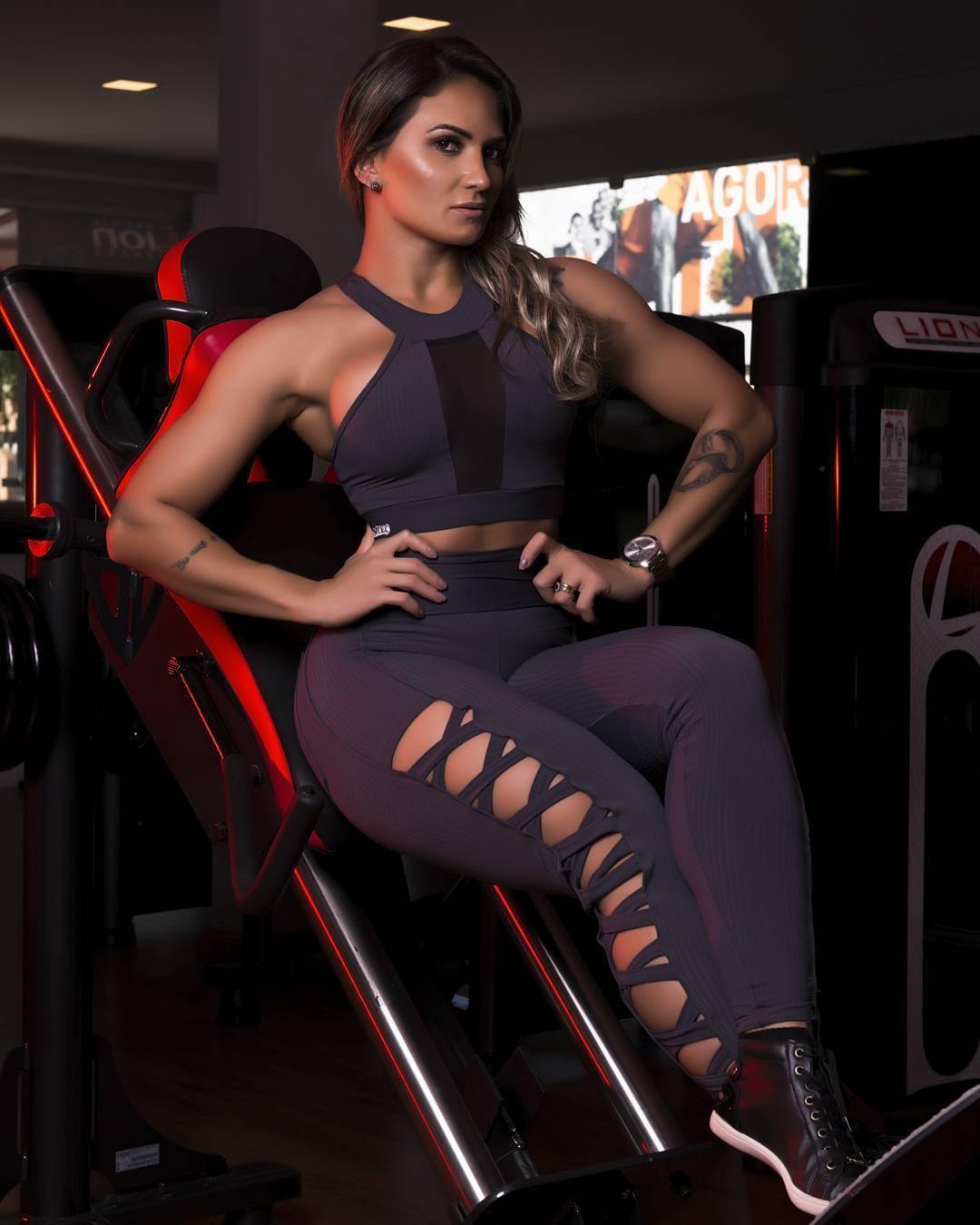 但就是这样一位对健身和生活充满着热爱的运动员,曾经却被癌症所困扰