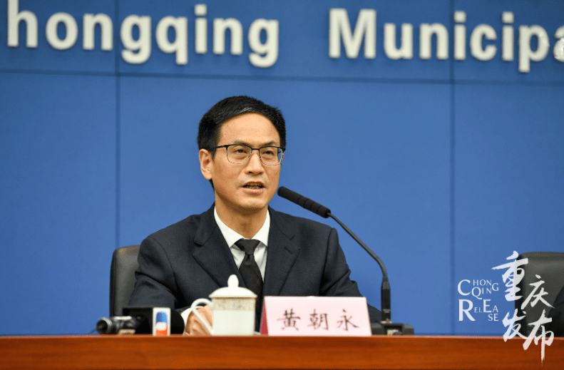 黄朝永介绍有关情况 邹乐 摄