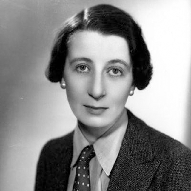 约瑟芬·铁伊今晚众读推荐给大家的书是《时间的女儿》该书在美国推理