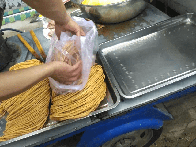 阜阳的馓子,吃的不是味道,而是情怀!_奶奶