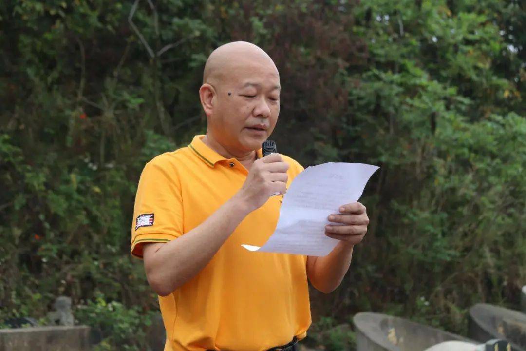 网络中国节·清明| 霞美镇妇联组织开展祭扫烈士墓活动