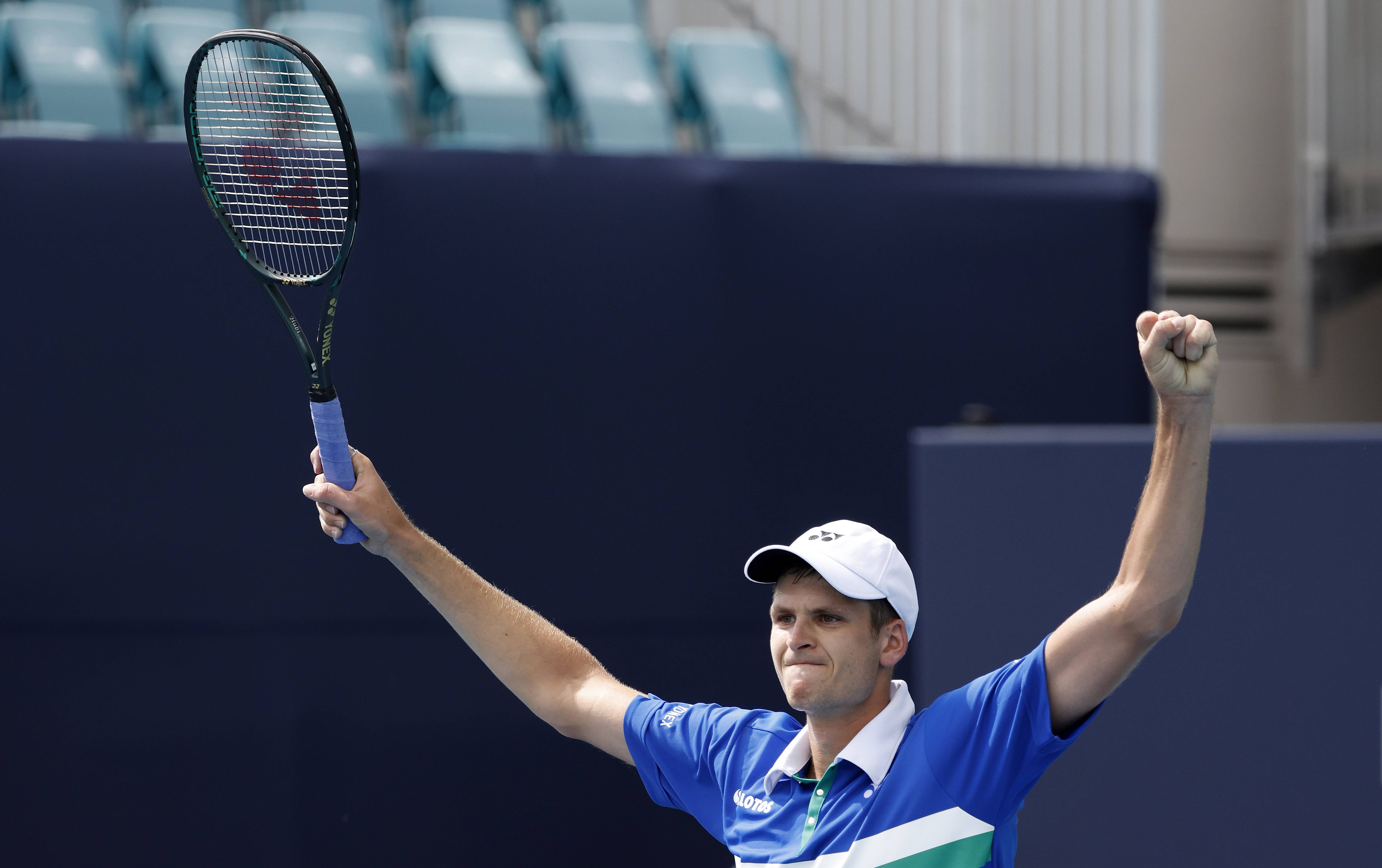 网球——迈阿密公开赛:胡尔卡奇晋级半决赛_选手