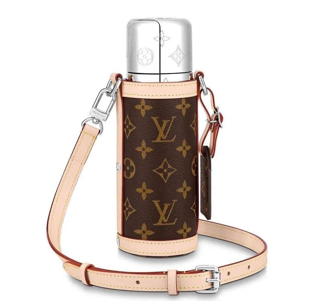 很会过 | 提问:井柏然和杨幂的水壶哪里买?_fendi