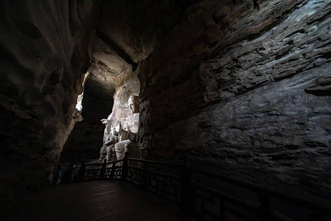 洪崖洞里面拍照怎么样 43cafa6a20b148e6afdd4bab98930553.jpeg