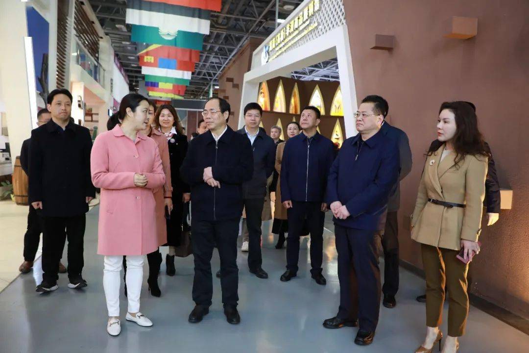 【要闻聚】谭小平出席长沙市各民主党派履职实践基地授牌仪式