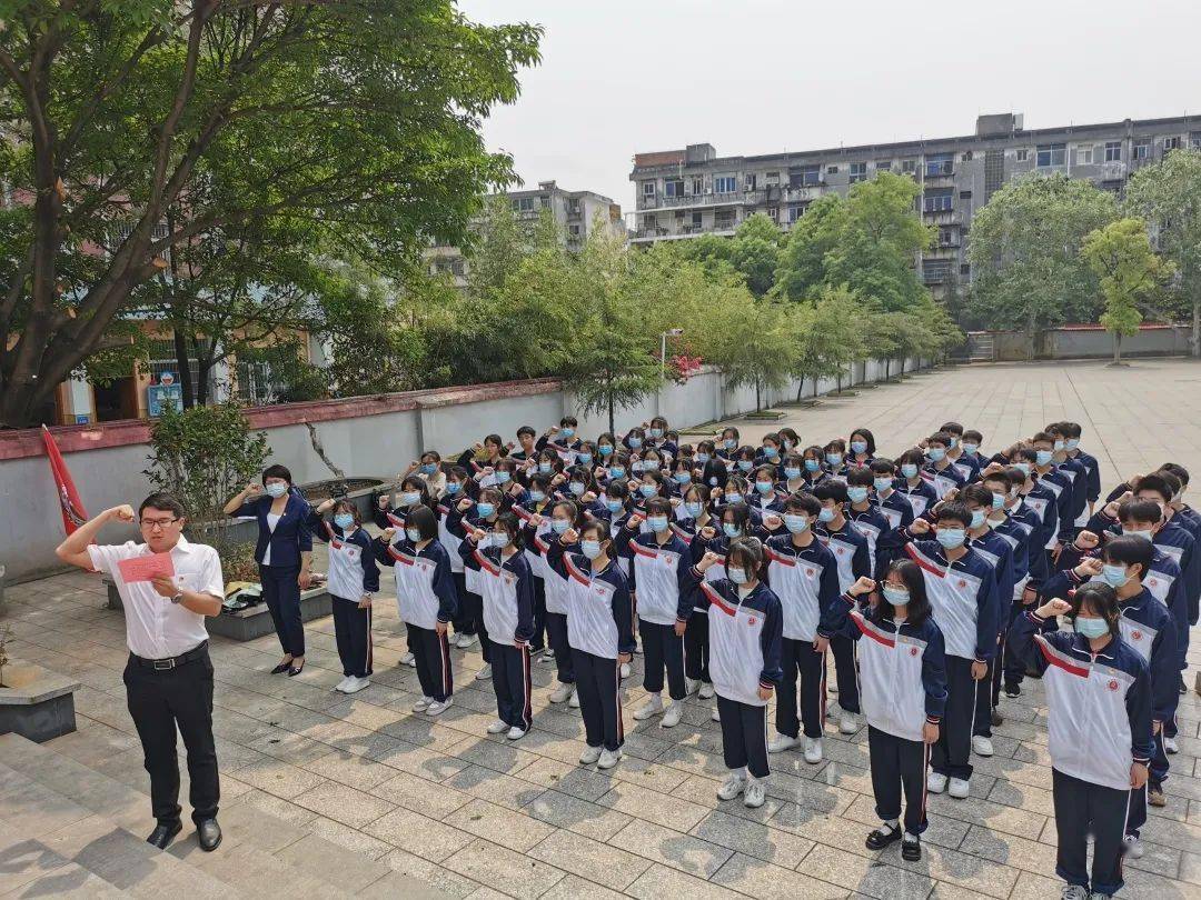 赣县中学校服图片