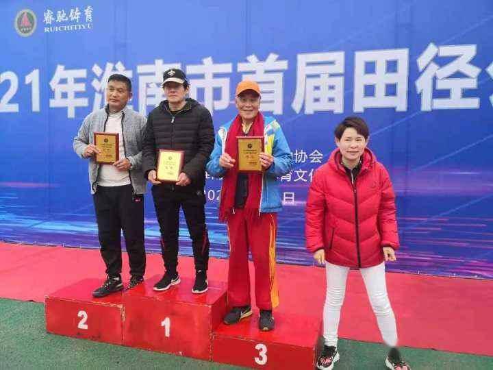 大爷打破5千米亚洲纪录!