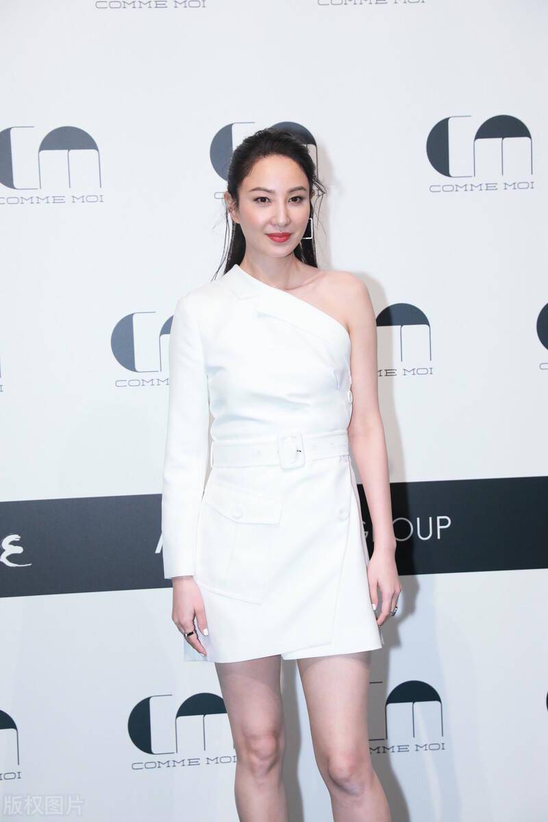 郑希怡白色裙,漂亮,太显女人味了_举报