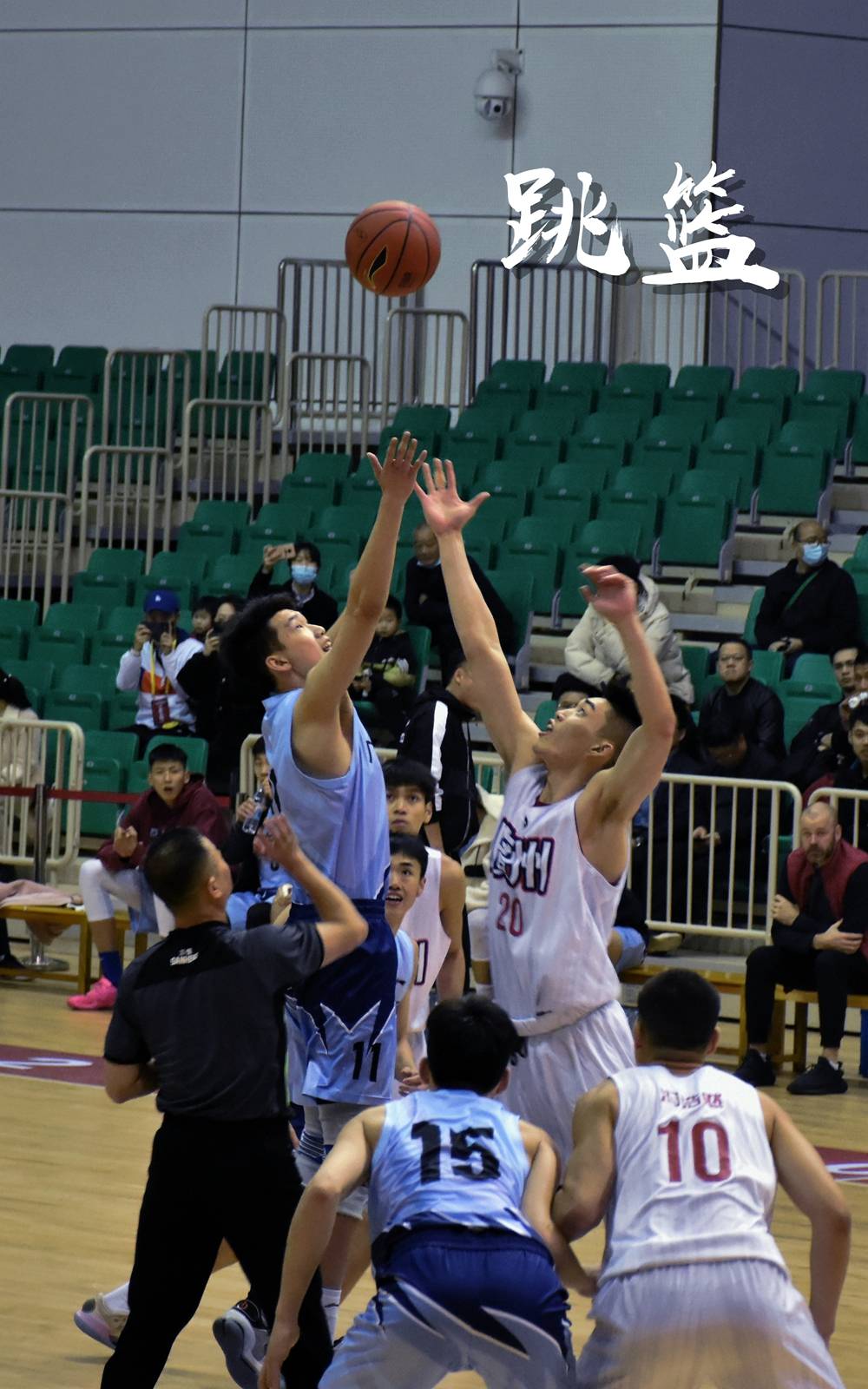 组图| 热血开战!来看cbdl小哥哥篮球场上帅气得分