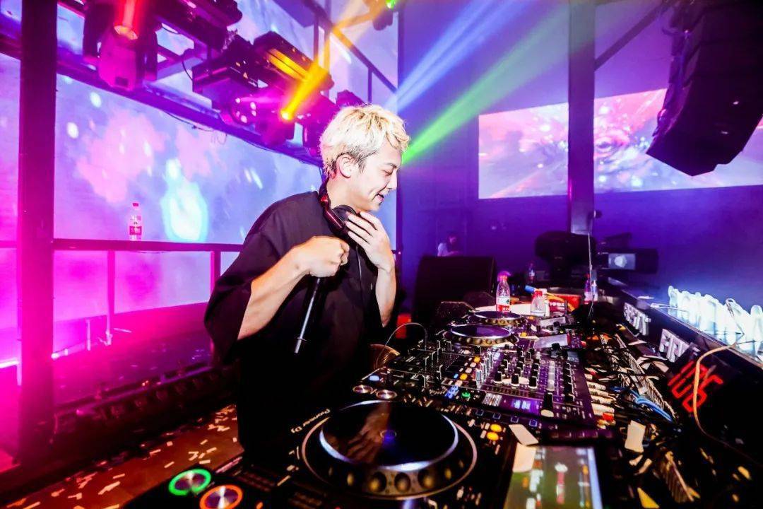 预告丨牛逼了权志龙御用dj都来了法老活死人厂牌真是嗨到极致文末福利