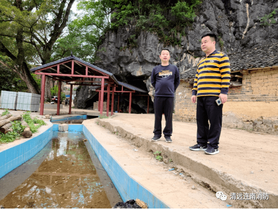 唐金文县长,县委常委,常务副县长潘康凯与福建省森林消防总队驻防连南