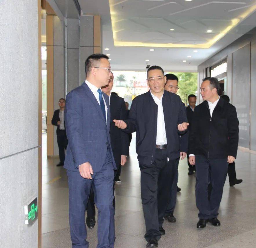 达州市人民政府党组书记,代理市长严卫东等一行领导莅临达州华美立家