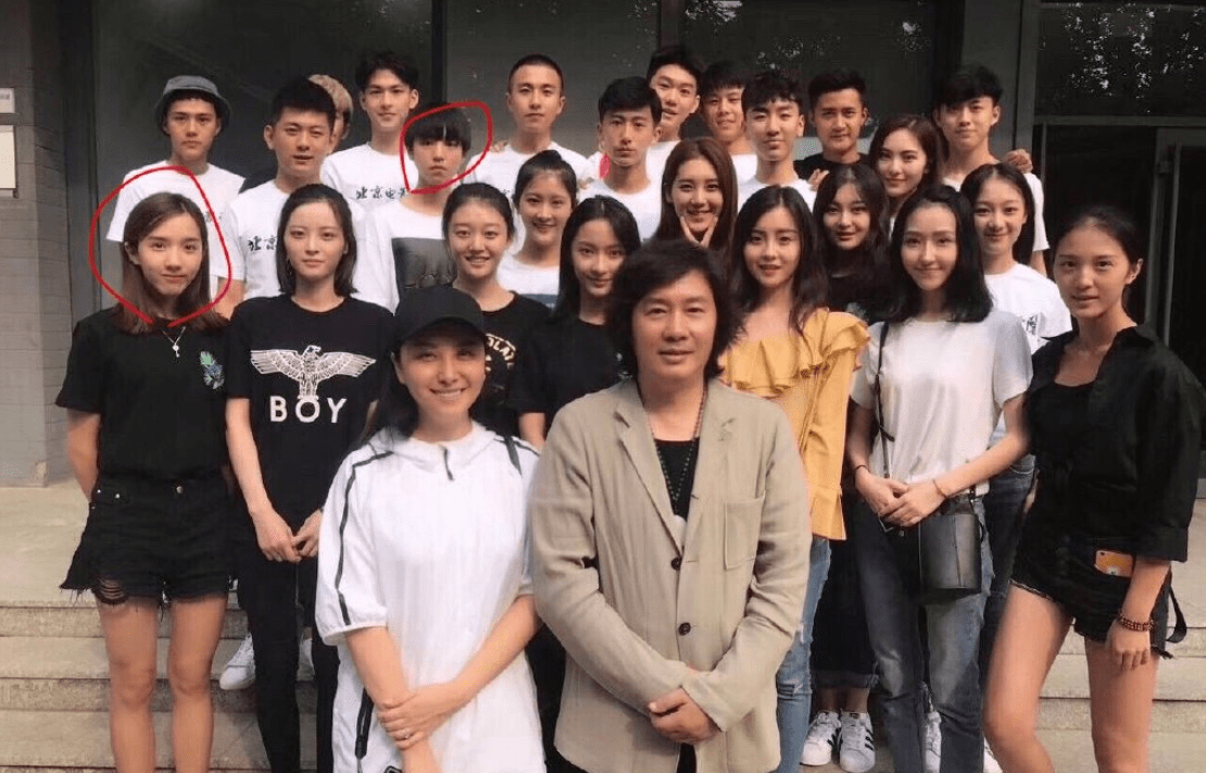 王俊凯的妈妈照片 f31fc98271874bca8ffb3ddf5f2c1e17.png