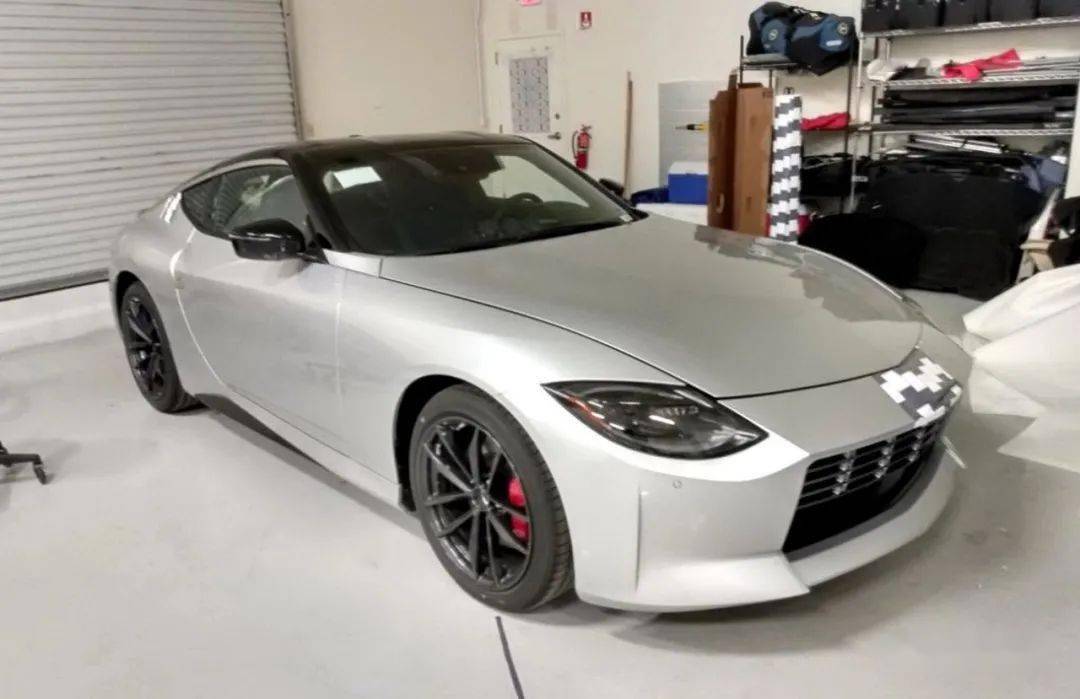 蓝色内装 Nissan Z跑车实车照再次流出 Datsun