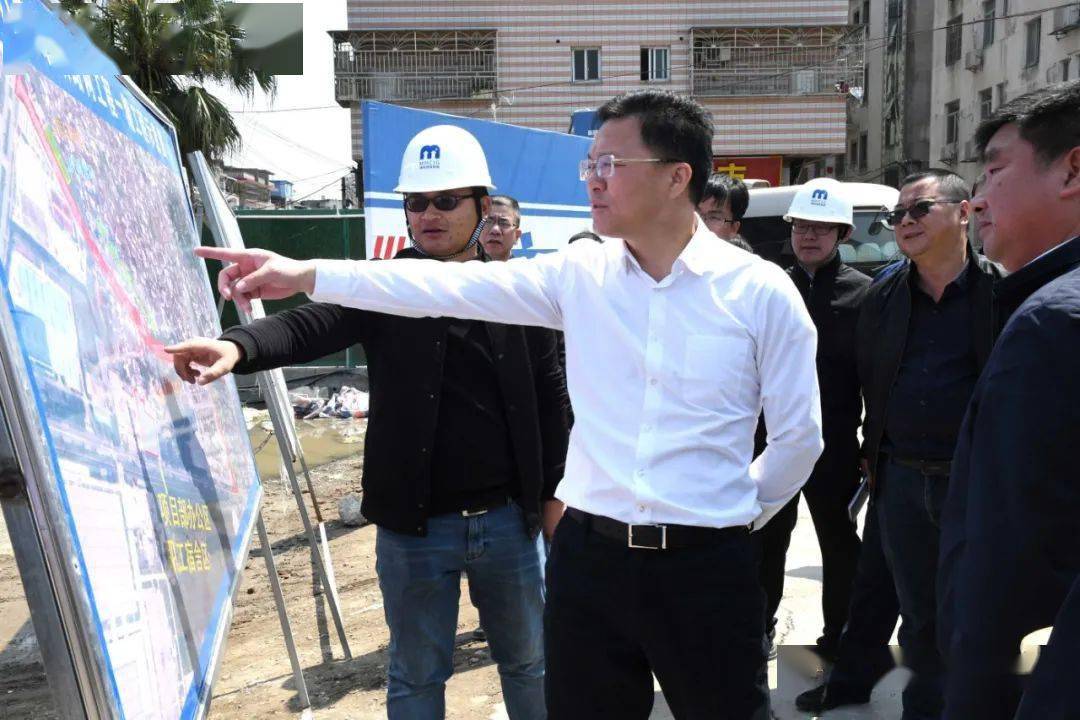 今日,闽侯县长王建生带领县直有关部门负责人赴东南汽车城推进有关