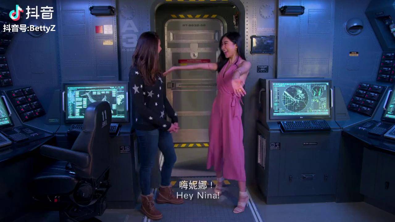 极限特工4妮娜杜波夫吸血鬼日记周玲安玲安对话好莱坞