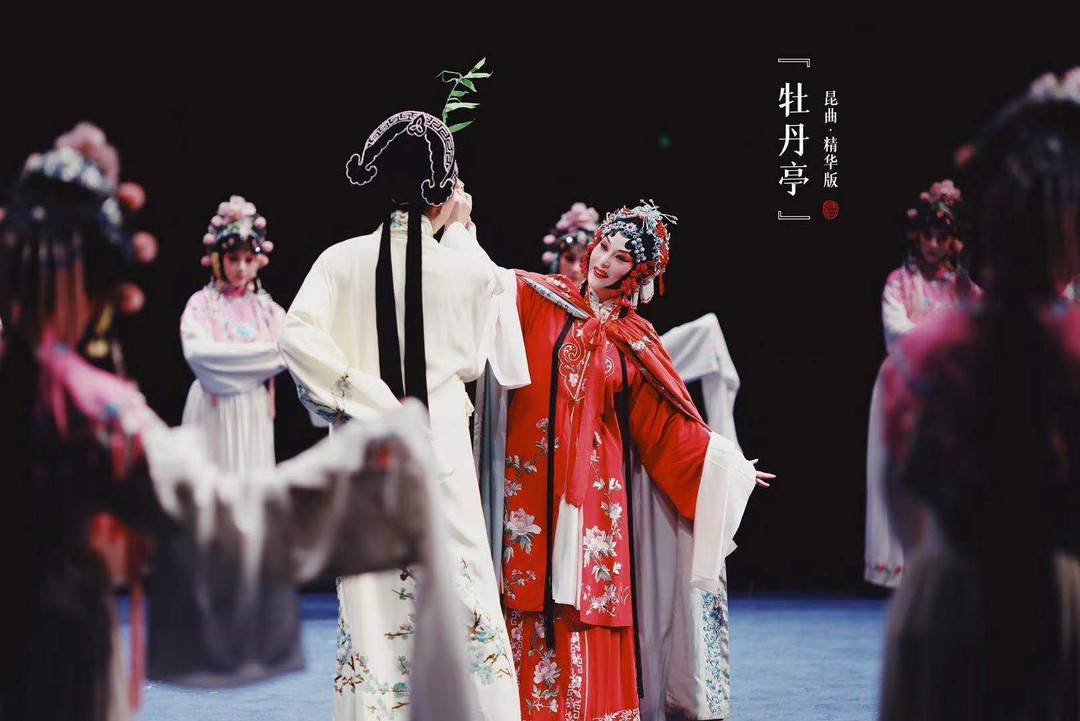 精华版牡丹亭将首次在成都上演梅花孔爱萍现身书店为读者细说杜丽娘