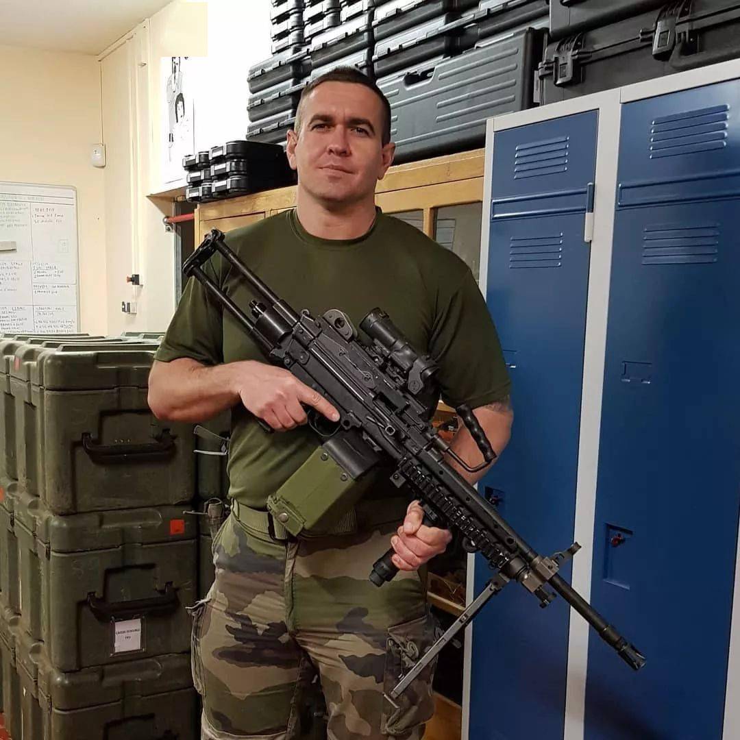 【fn m249】稳准狠的压制性武器