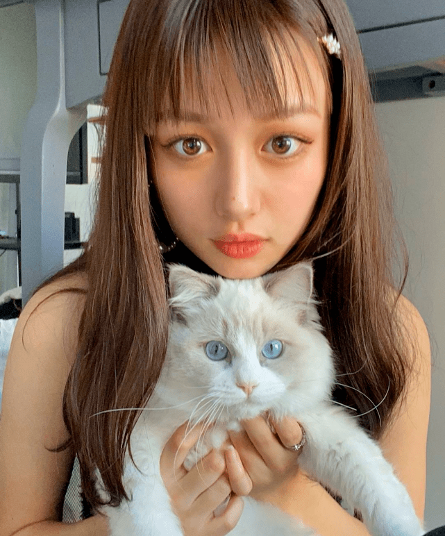 颜值网红susan苏晒最真实一面:皮肤粗糙黑头闭口很多,背上长痘,体毛