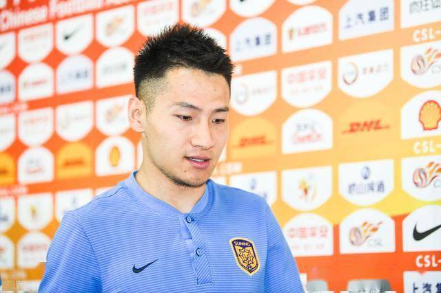苏宁球迷又一伤心事周云之后29岁球员又退役曾因乌龙伤面子