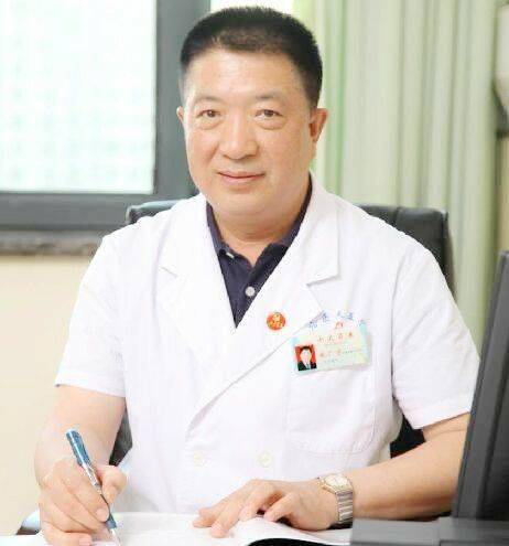 天津医科大学肿瘤医院王旭东教授于4月25日来我院出诊并手术