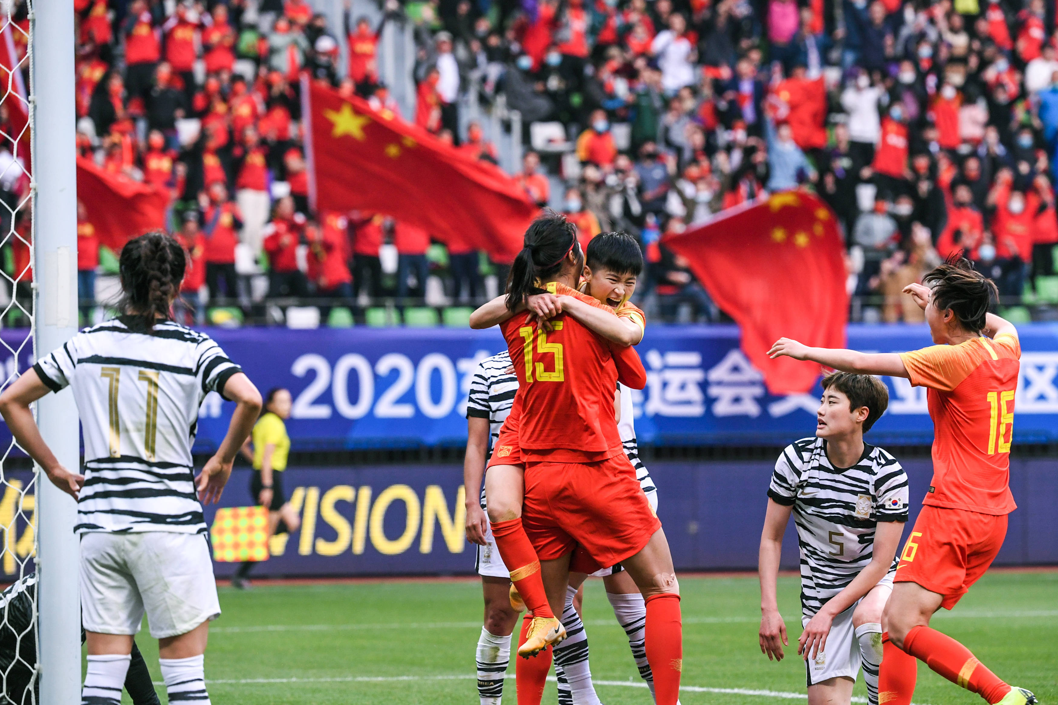 中国女足拼下东京奥运会入场券_中国队