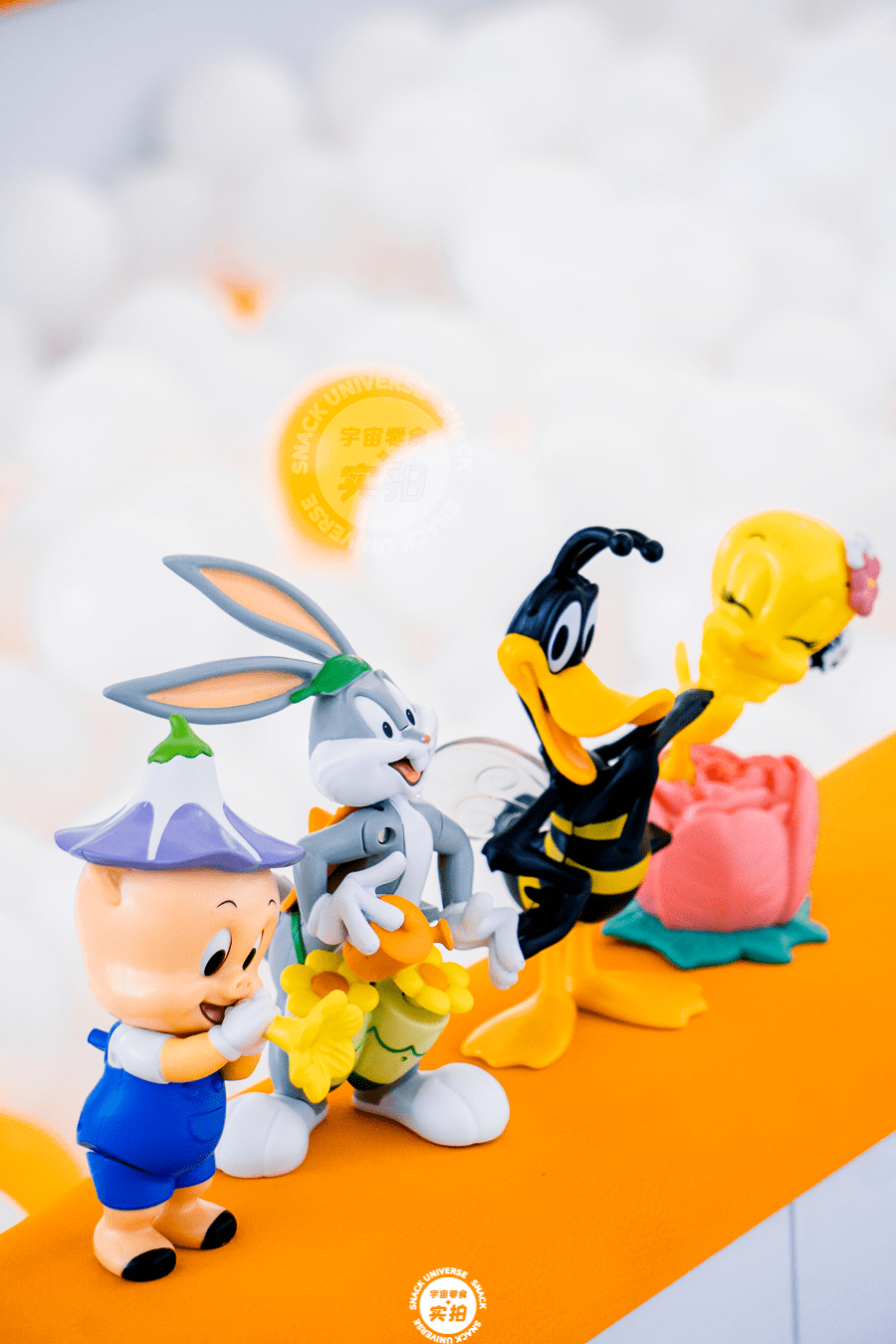 肯德基上新,春季限定「兔八哥全套」玩具,免费送!