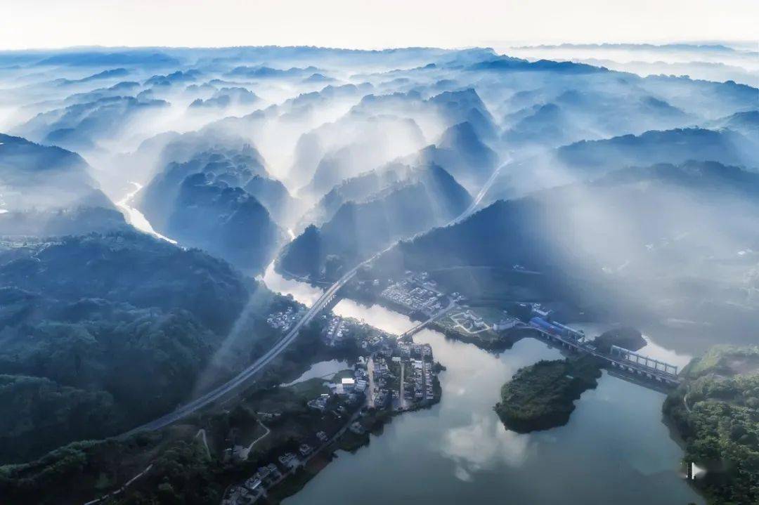 借山观山请来雅安发现群山之美