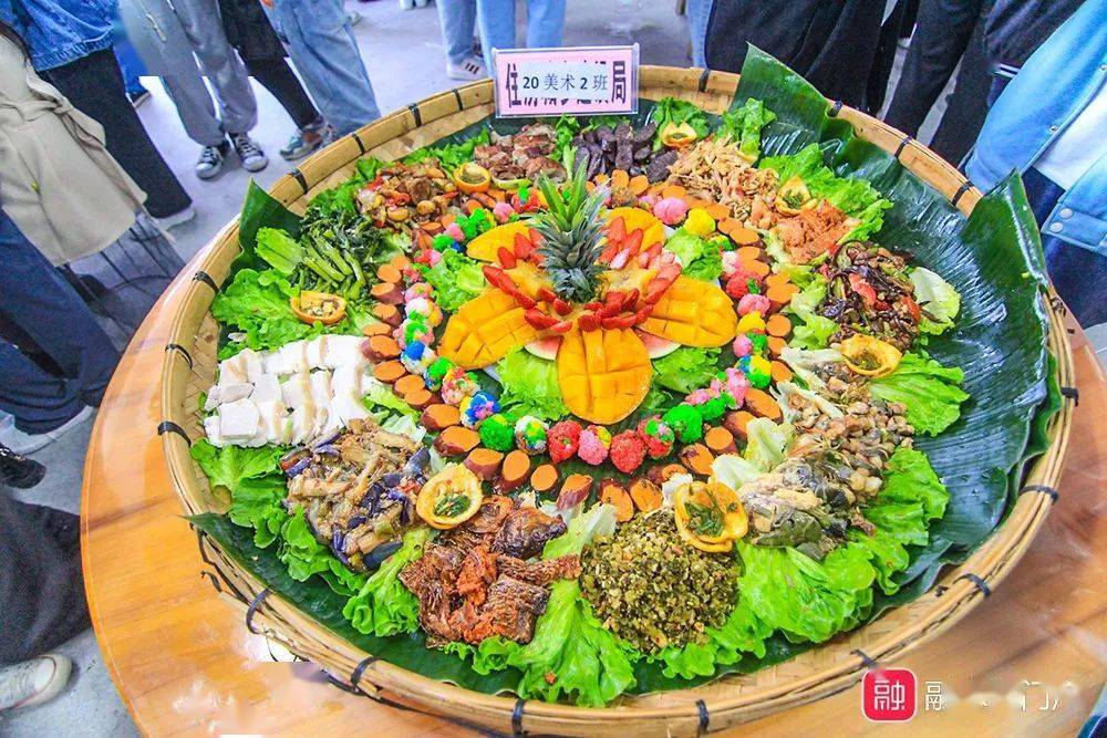 融水民族职业技术学校第三届美食节开幕