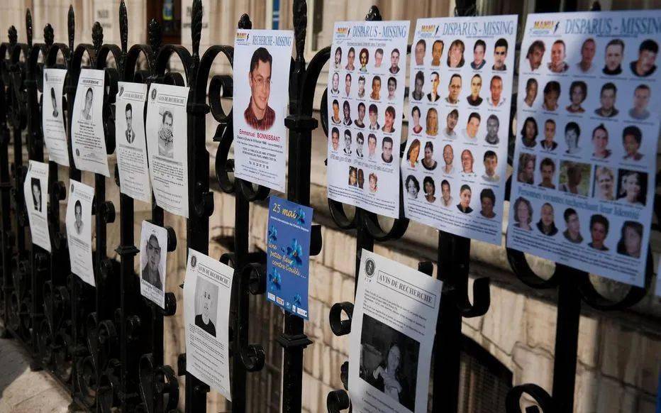 8岁小女孩被绑架全法紧急播报寻人启事法国每10分钟就有一个孩子失踪