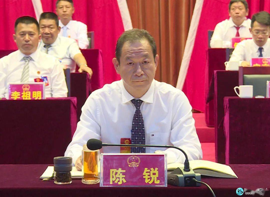 聚焦两会 | 泸水市第一届人民代表大会第五次会议胜利闭幕