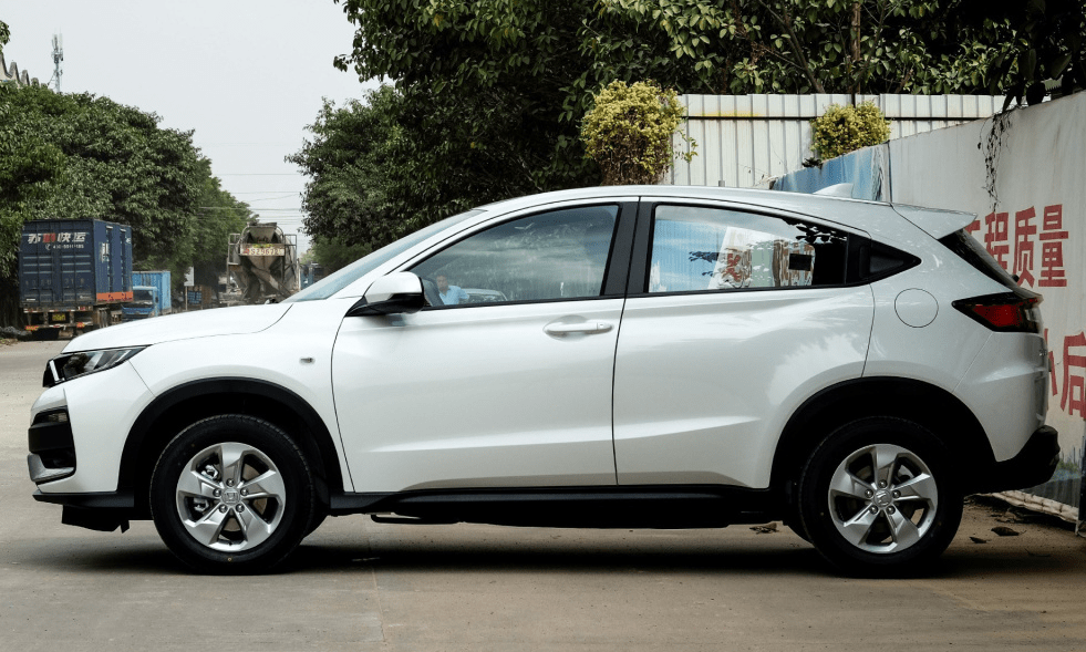 买suv不用非得看本田xrv,缤智,国产rs-3样样不差,还很先进智能