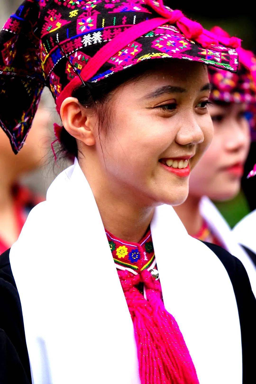 关注| 海南苗族又一研究力作《海南岛苗族》正式发布,畅叙民族记忆400