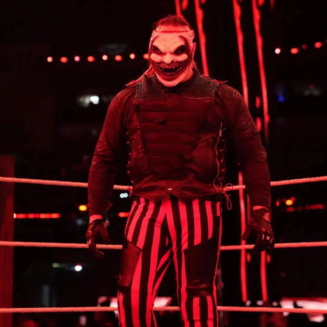 摔角狂热37选手们的奇装异服曼迪好粉拉娜好绿