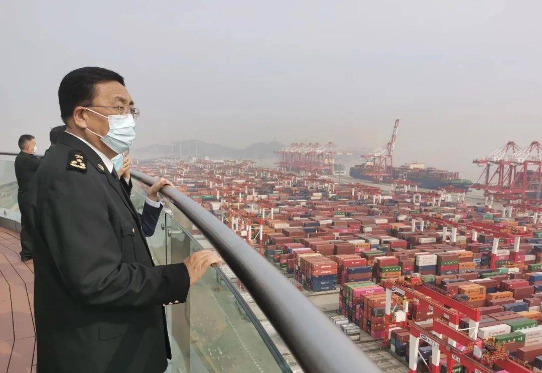 4月17日上午,辛建民关长一行在陈云故居开展党史学习教育,深入学习