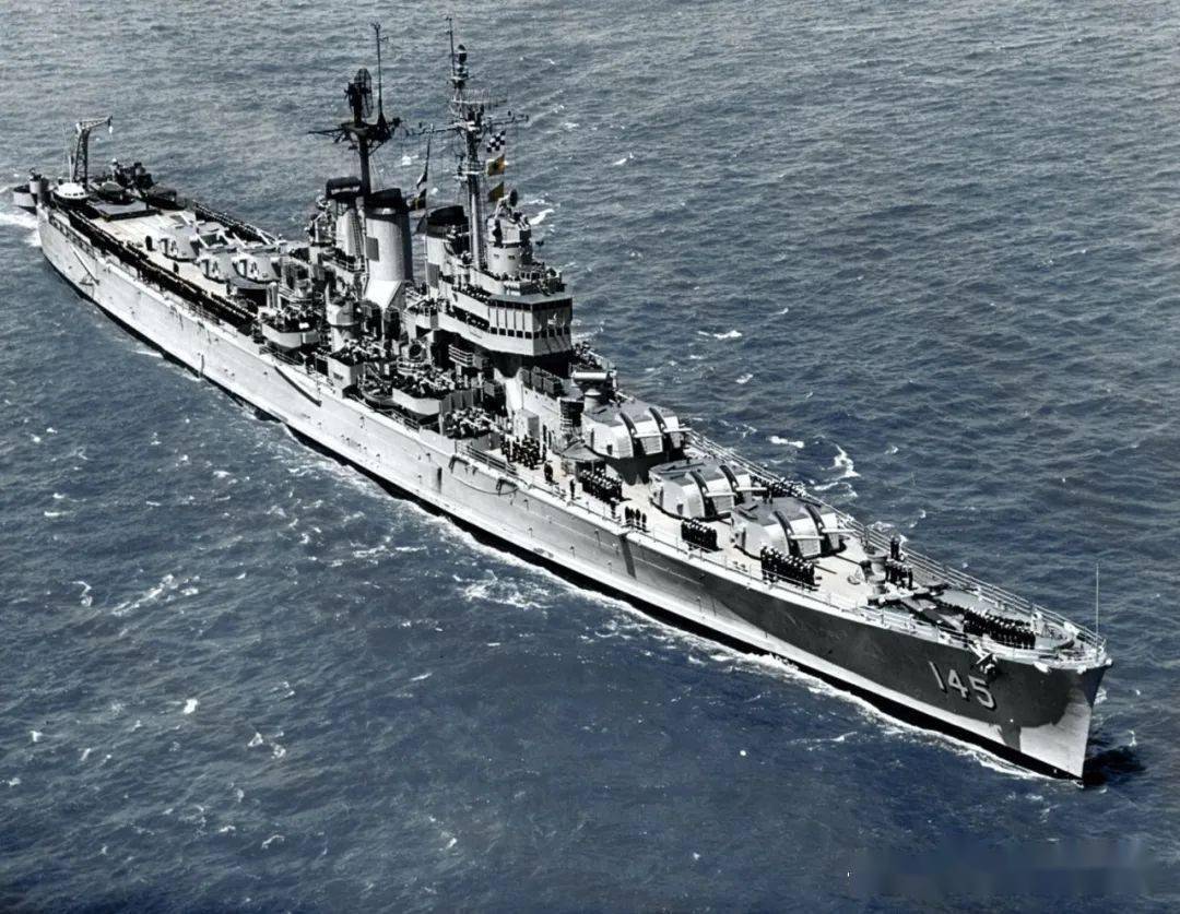 美国二战轻巡洋舰图片