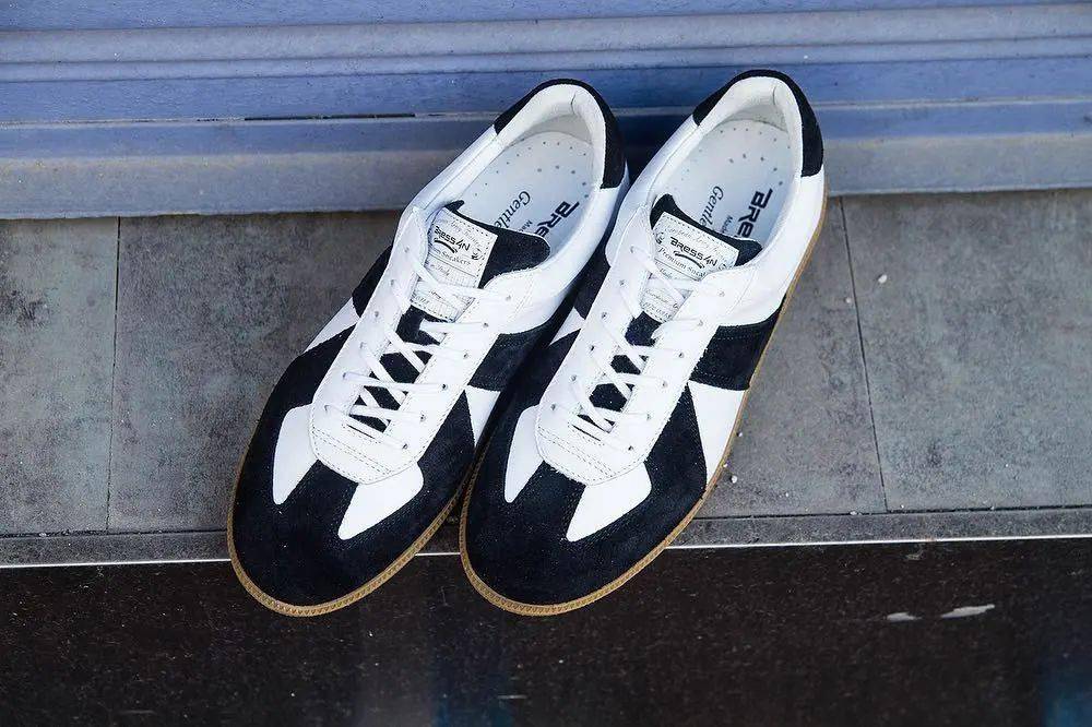 同款鞋子的文案 caed9fc8844c4b0ea923df61139df415.jpeg