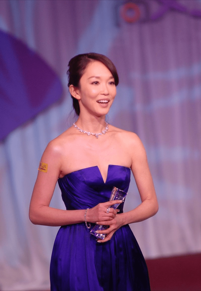 范文芳的美实在是藏不住穿上旗袍造型更有古风韵味