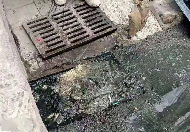 白云|我为群众办实事!管道淤堵,污水难排,松洲街松北联社党委迅速处理