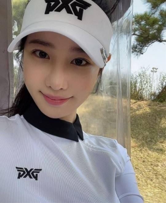 berrygood成员赵贤sns发布近照