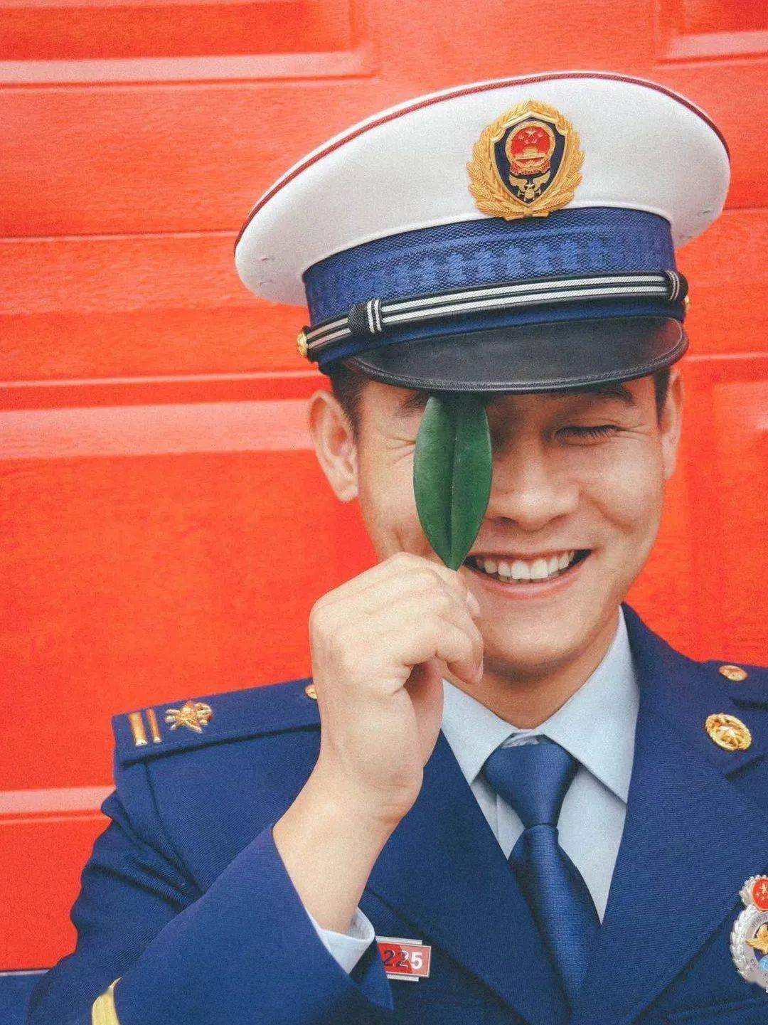 帅炸!"蓝朋友"的春日大片放送