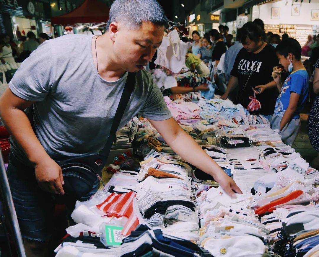 淘宝街玉溪夜生活的入口