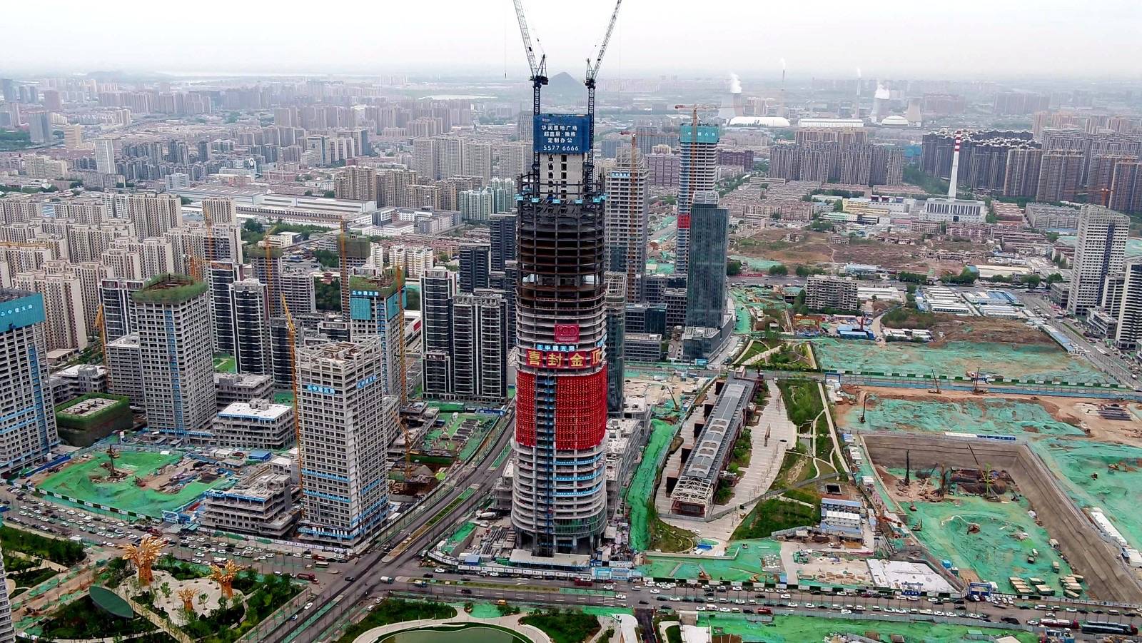 泉心起航济南cbd五指山中首座超高层顺利封顶